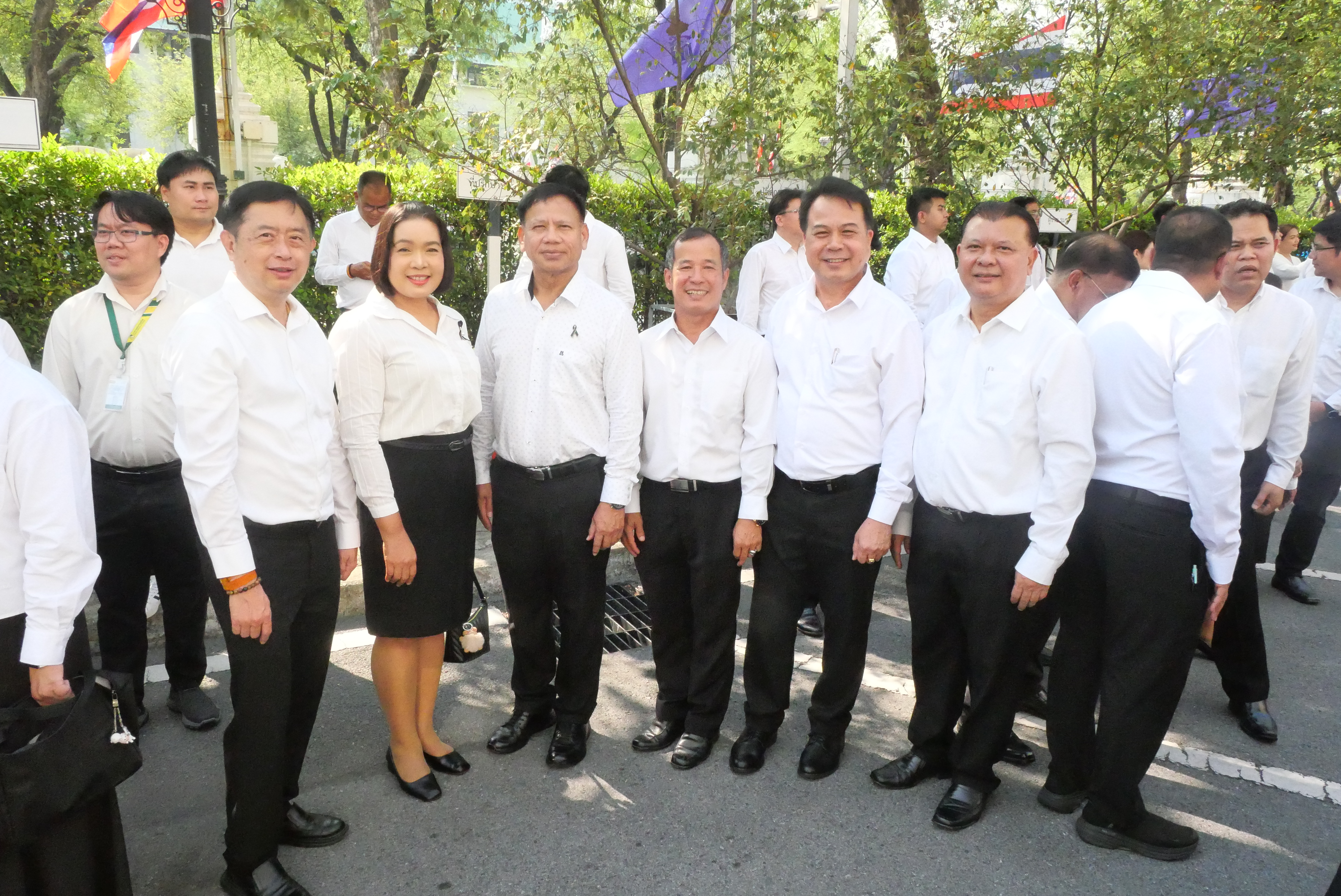 title - คณะผู้บริหาร ส.ป.ก. ร่วมพิธีสักการะสิ่งศักดิ์สิทธิ์ประจำกระทรวงเกษตรและสหกรณ์ ในโอกาสเข้ารับตำแหน่งของรัฐมนตรีว่าการกระทรวงเกษตรและสหกรณ์ และรัฐมนตรีช่วยว่าการกระทรวงเกษตรและสหกรณ์ 